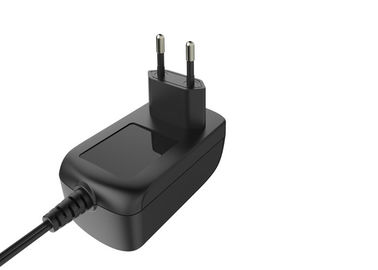 주문 2 견인삭 EU 2 Pin 3000ma를 가진 까만/백색 12V 2A AC 직류 전원 접합기 online manufacture