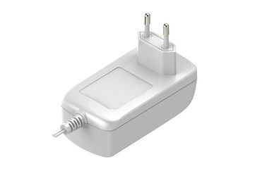 주문 까만 색깔에서 보편 EU 마개 12V 36W AC 엇바꾸기 벽 산 접합기 online manufacture