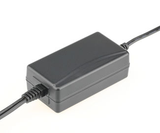 주문 60 와트 보편적인 여행 접합기 12 - 24대 볼트 탁상용 휴대용 여행 접합기 online manufacture