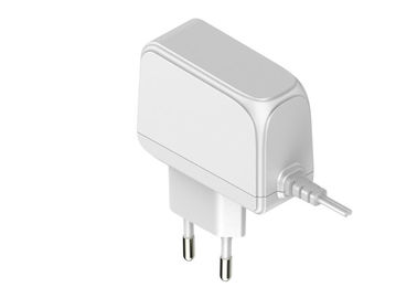 좋은 가격 12V 1.5A EU는 셋톱박스 기구를 위한 백색 AC 직류 전원 접합기를 폐쇄합니다 온라인으로