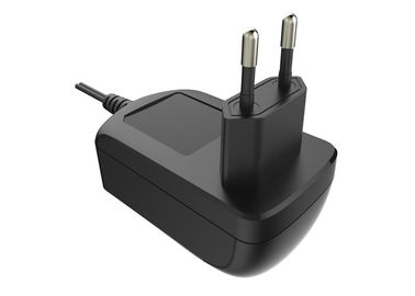 좋은 가격 90 - 264VAC 47 - 63Hz 12V 힘 접합기 2A EU는 2 Pin 2 견인삭을 폐쇄합니다 온라인으로